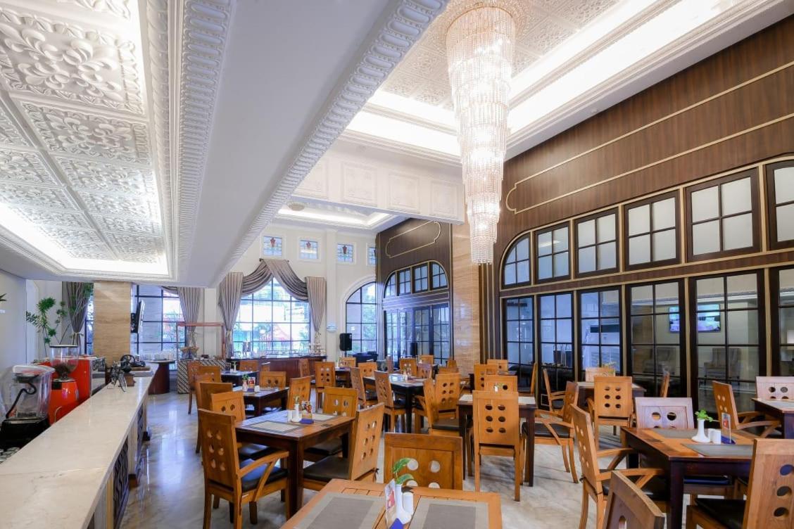 D'Senopati Malioboro Grand Hotel Yogyakarta Luaran gambar