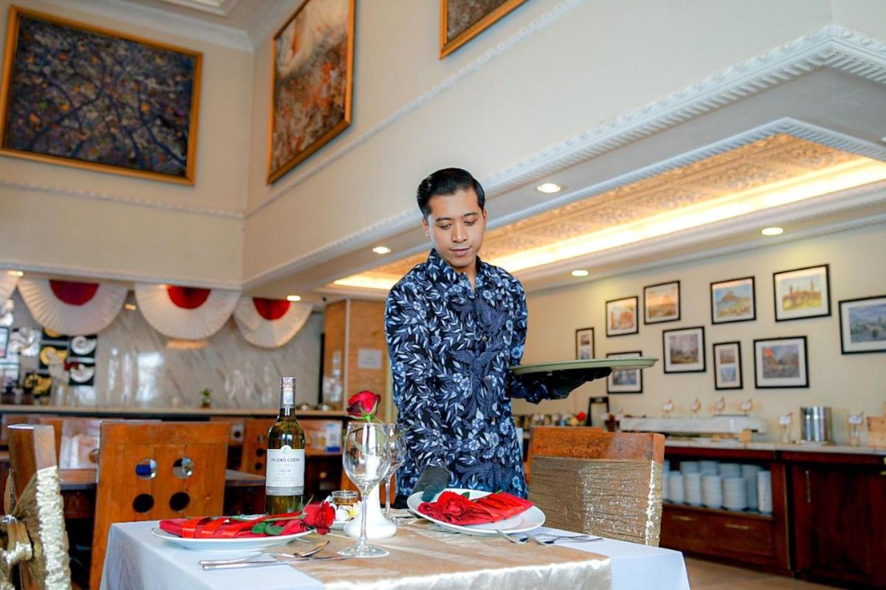 D'Senopati Malioboro Grand Hotel Yogyakarta Luaran gambar