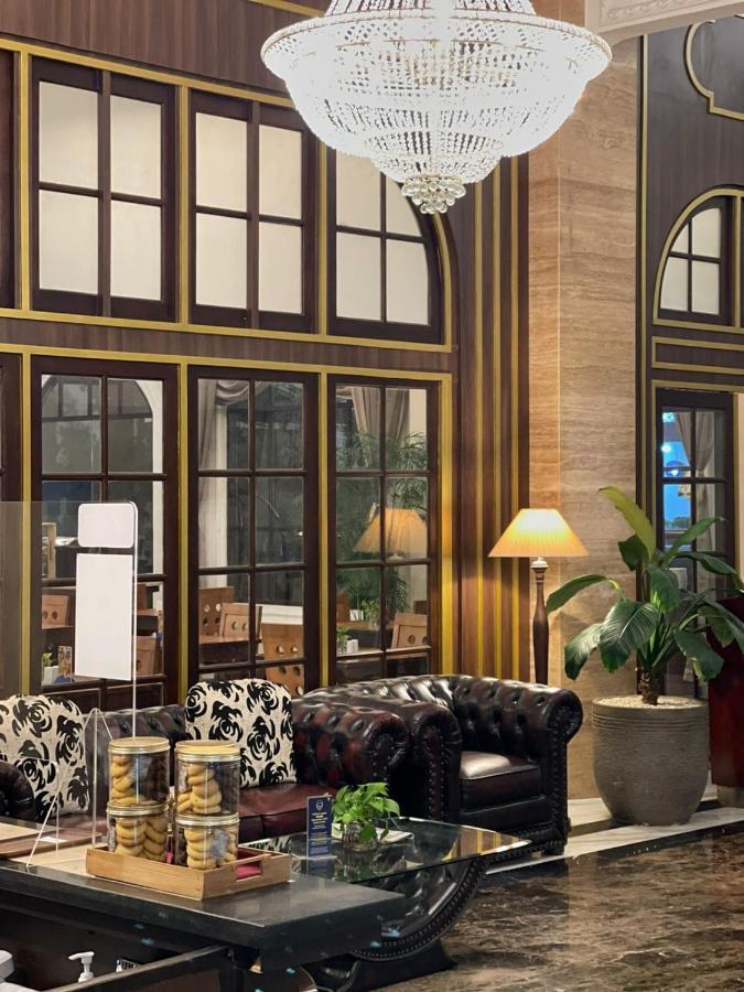D'Senopati Malioboro Grand Hotel Yogyakarta Luaran gambar
