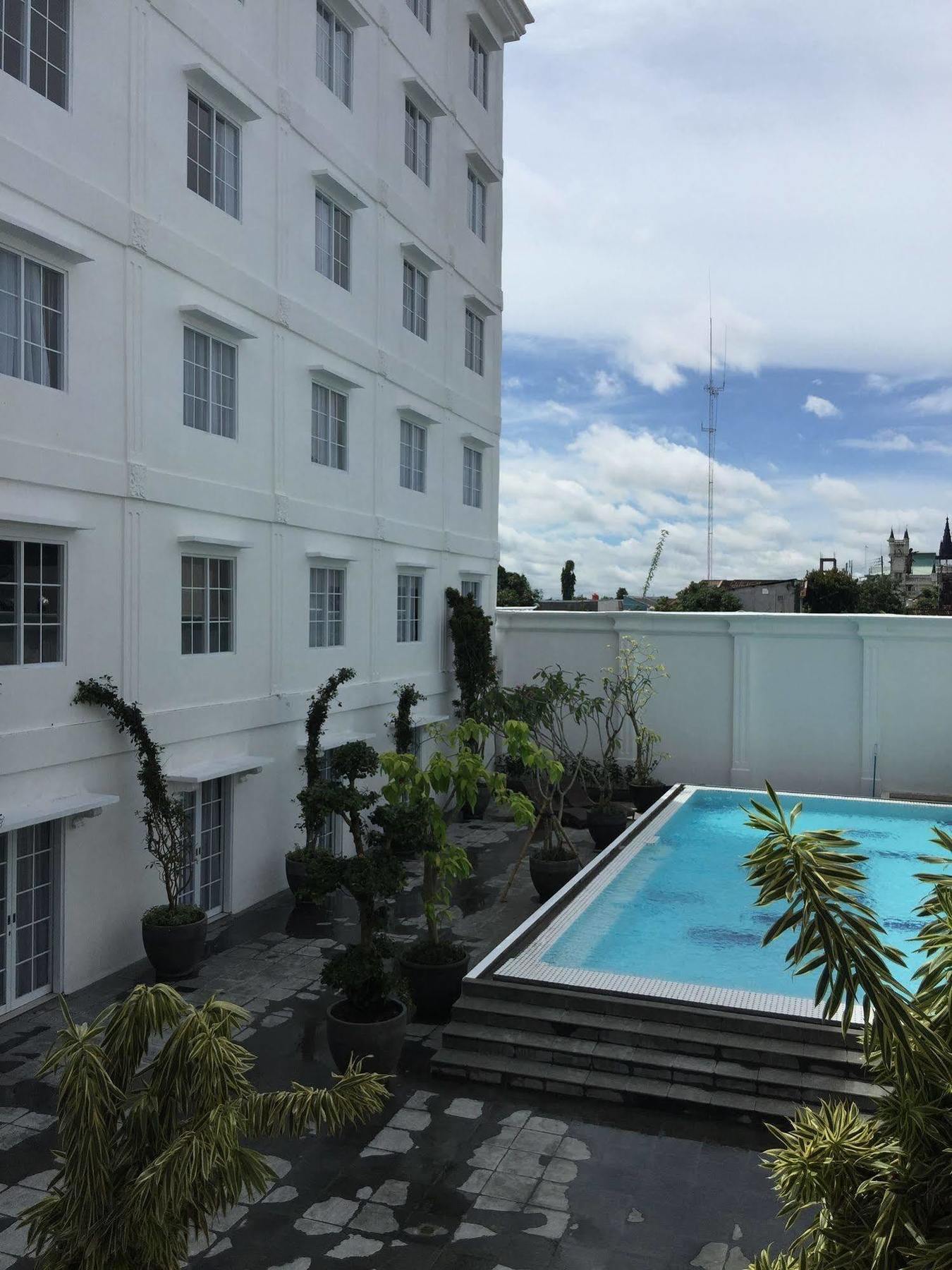 D'Senopati Malioboro Grand Hotel Yogyakarta Luaran gambar
